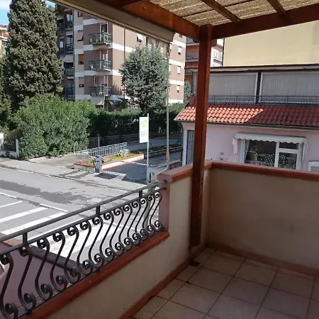 Con Terrazza Appartement